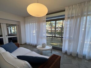 TV - Cozy accommodation just 250mt from the beach (Lignano Sabbiadoro)