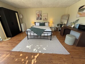 Room - Private and Cozy Guest Flat in Central Dianella (Dianella)