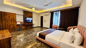 Premium Room | Desk, laptop workspace, free WiFi, wheelchair access - Pheonix Luxury Inn Hotel (Pithampur)