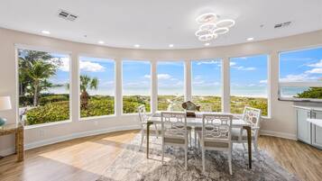 Condo Prestige, 2 chambres, balcon, vue sur la plage | Intérieur