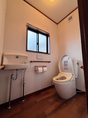 Bathroom - Vrbo Property (尾花沢市)