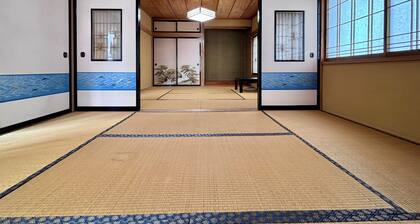 1 old house for rent / 4 bedrooms / Max. 8 people / 18 min. drive to Ginzan Onsen