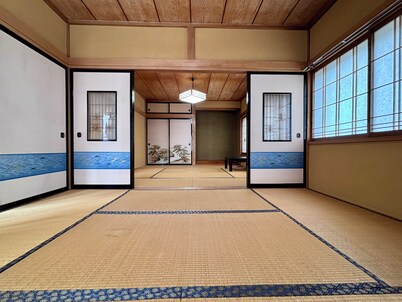 1 old house for rent/ 4 bedrooms / Max. 8 people / 18 min. drive to Ginzan Onsen