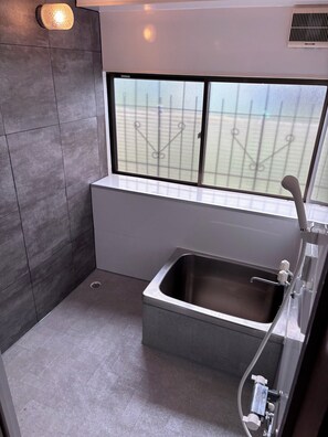 Bathroom - Vrbo Property (尾花沢市)