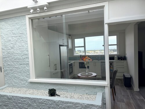 Vacation Home with Beautiful Sea View Private Parking