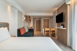 Premium bedding, minibar, desk, soundproofing - Holiday Inn Express And Suites Portimao by IHG (Portimao)