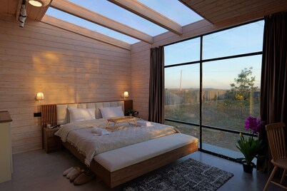 Skyview Wellness Cabin - Jacuzzi, PS5, Sauna, BBQ
