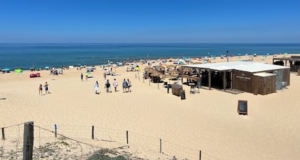 Villa Olinka, derriĂšre la dune, plage des Bourdaines