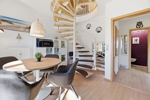 Dining - House Berlin, shell maisonette apartment in Loddin - modern, quiet and close to nature (Loddin)