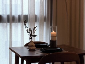 Dining - Pran' Detit Apartments: 1-bedroom apartment in Vlora with balcony (Vlora)