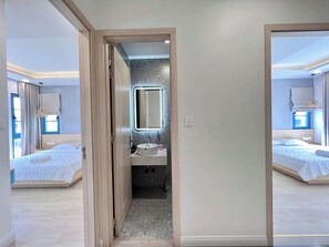 Tabla de planchar con plancha, wifi y ropa de cama 