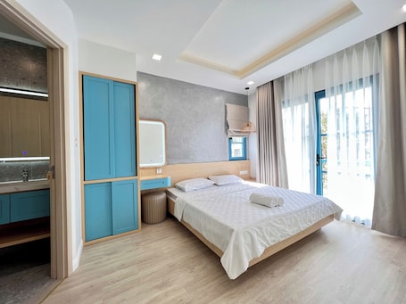 Iron/ironing board, WiFi, bed sheets. Villa Novaworld Phan Thiết, tranquil 4-bedroom villa with at Phan Thiết