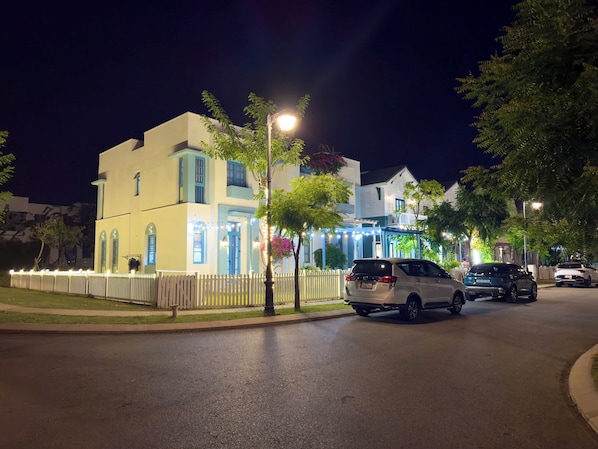 Exterior - Villa Novaworld Phan Thiết, tranquil 4-bedroom villa with at Phan Thiết (Thành phố Phan Thiết)