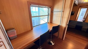 3 quartos, ferros/tábuas de passar roupa, Wi-Fi, roupa de cama