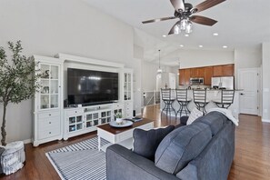 Smart TV, futbolito, tenis de mesa y libros 