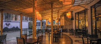 AMIKUS HOTEL LTD
