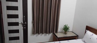 Delux Bedroom with AC, Walkable Distance from Puri Bus stand and Railway Station