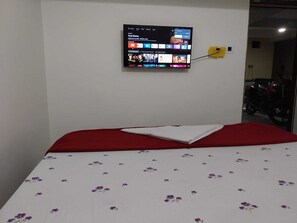 Room - Delux Bedroom with AC, Walkable Distance from Puri Bus stand and Railway Station (Puri)