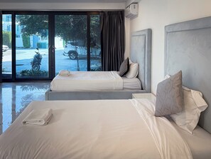 6 bedrooms, in-room safe, desk, iron/ironing board - Luxurious Magnitude 6-bedroom Villa in Pattaya (Bang lamung District)