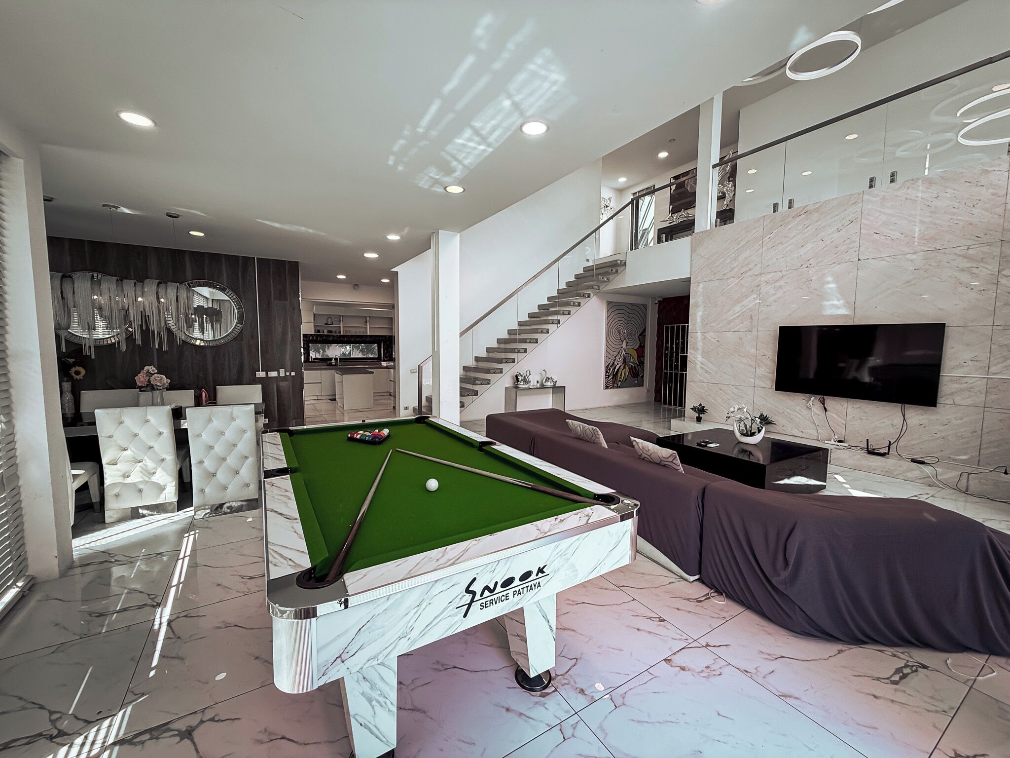 Luxurious Magnitude 6-bedroom Villa In Pattaya - Pattaya