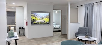 2 BR spacious Granny w garden near Stanhope Leisure Centre