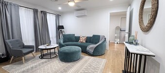 2 BR spacious Granny w garden near Stanhope Leisure Centre