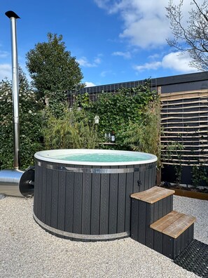 Bañera de hidromasaje exterior