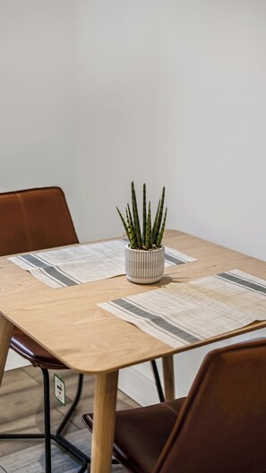 Dining - Stylish Studio in Heart of London - Great Transport (London)