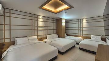 Presidential Suite Poolvilla | Blackout drapes, free WiFi, bed sheets