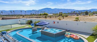 9 Bedroom/Lazy River/Sleeps 24/Pickleball/Theater