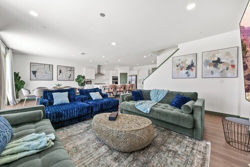 9 Bedroom/Sleeps 24/Pickleball/GameRoom