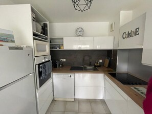 Fridge, oven, stovetop, coffee/tea maker - Charming T2 by the central beach - 4 guests (Capbreton)