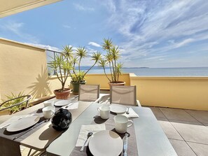 Outdoor dining - Apartment with AC, sea view - 4 guests (Ajaccio)