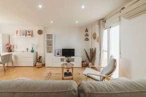 Living area - Central & clean apartment in Granada (Granada)