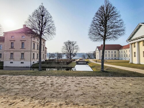 Schönes alleinstehendes Ferienhaus für 2 Gäste mit  W-LAN, TV und Terrasse