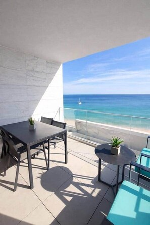 Outdoor dining - Mivô | Sesimbra Above the Sea (Sesimbra)