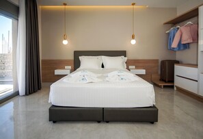 Egyptian cotton sheets, premium bedding, memory foam beds, in-room safe - Villa Aquamarine beachfront Rhodes (Stegna)