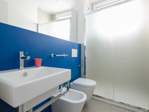 Apartment, 1 Bedroom, Balcony, Ocean View | Bathroom - Cozy and Colorful Accommodation (Lignano Sabbiadoro)