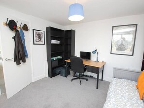 Shared Dormitory, 1 Bedroom - Room-sunny , Specious Double Bedroom Clo (Nottingham)