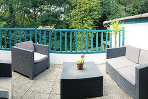 Terrace/patio - House with swimming pool, on the lake and close to the ocean (Biarritz)