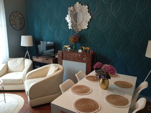 Dining - Vrbo Property (Lorient)