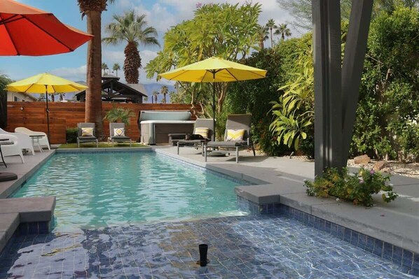 House | 2 bedrooms - Mid-century Oasis w Private Pool Mountain Views (Rancho Mirage)