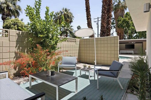 Hugh Kaptur Hideaway Villa