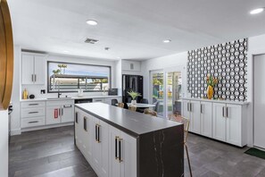 House - Private Palm Springs Oasis With Saltwater Pool Spa (Palm Springs)
