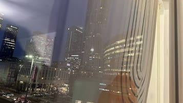 Condo, 2 Bedrooms, Balcony, City View | Interior