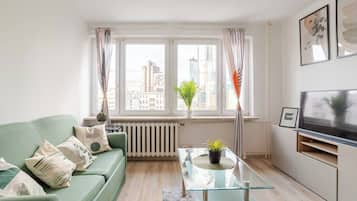 Condo, 2 Bedrooms, Balcony, City View | Living room