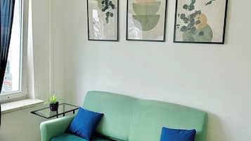 Condo, 2 Bedrooms, Balcony, City View | Living room