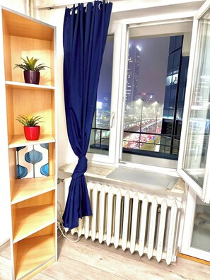 Condo, 2 Bedrooms, Balcony, City View | Interior