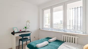 Condo, 2 Bedrooms, Balcony, City View