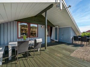 Outdoor dining - "Flory" - 400m from the sea by Interhome (Hvide Sande)